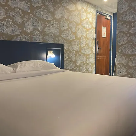 Hotel Le Pergolese Champs Elysees 4*