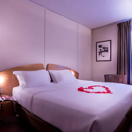 Le Pergolese Champs Elysees Hotel 4*