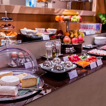 Le Pergolese Champs Elysees Hotel 4*