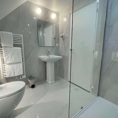 Le Pergolese Champs Elysees מלון פריז