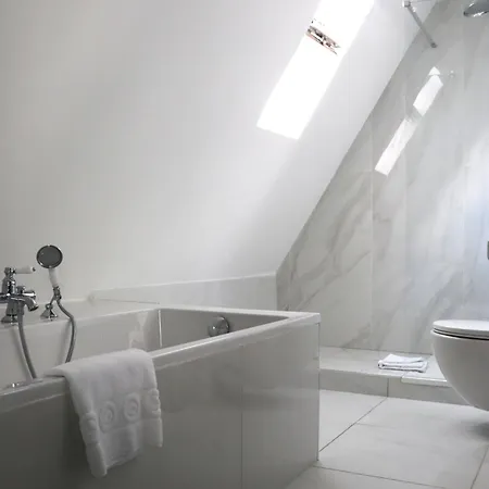 فندق Le Pergolese Champs Elysees 4*
