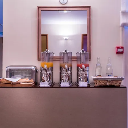 Le Pergolese Champs Elysees Hotel 4*