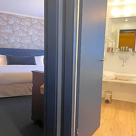 Le Pergolese Champs Elysees Hotel 4*