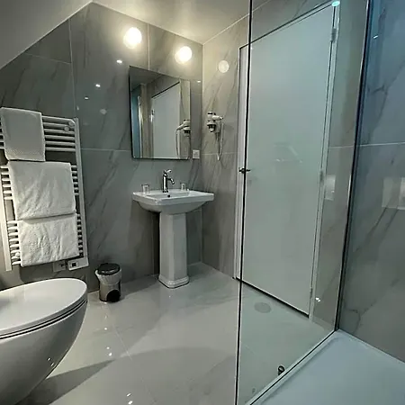 Le Pergolese Champs Elysees 4* باريس