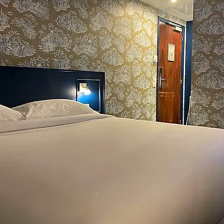 Le Pergolese Champs Elysees 4*