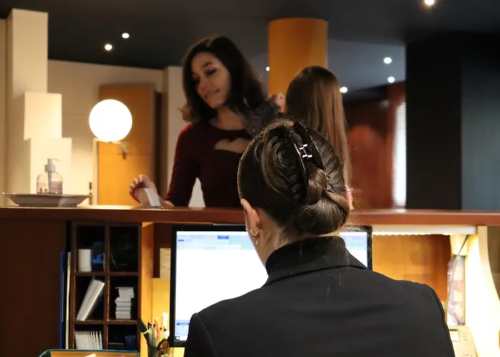 Le Pergolese Champs Elysees 4*