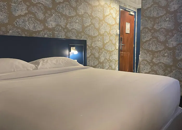 מלון Le Pergolese Champs Elysees 4*