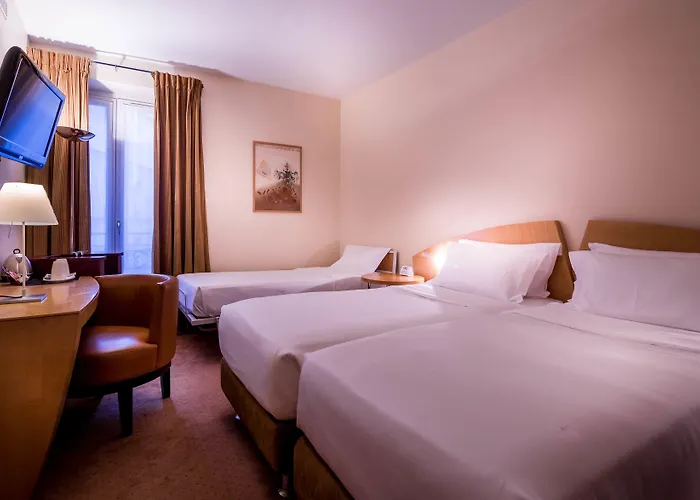 מלון Le Pergolese Champs Elysees 4*