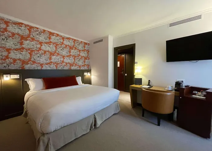 Le Pergolese Champs Elysees מלון פריז