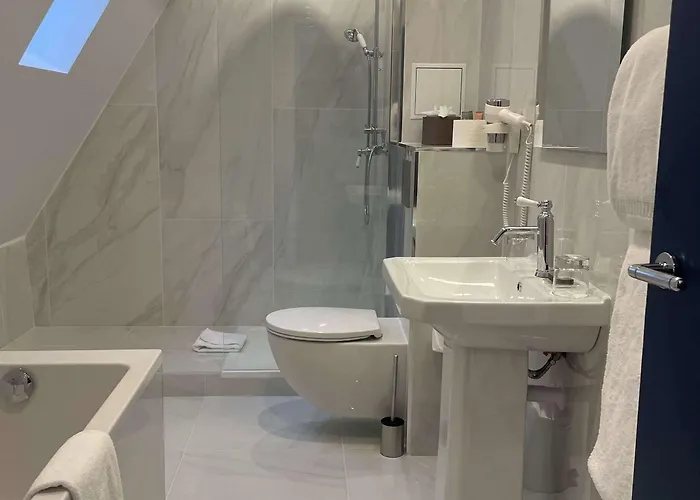 Le Pergolese Champs Elysees 4*